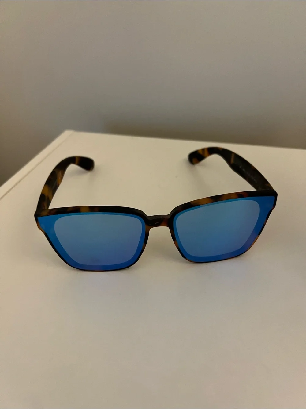 Tortoiseshell Sunglasses with Blue Mirrored Lenses - Women